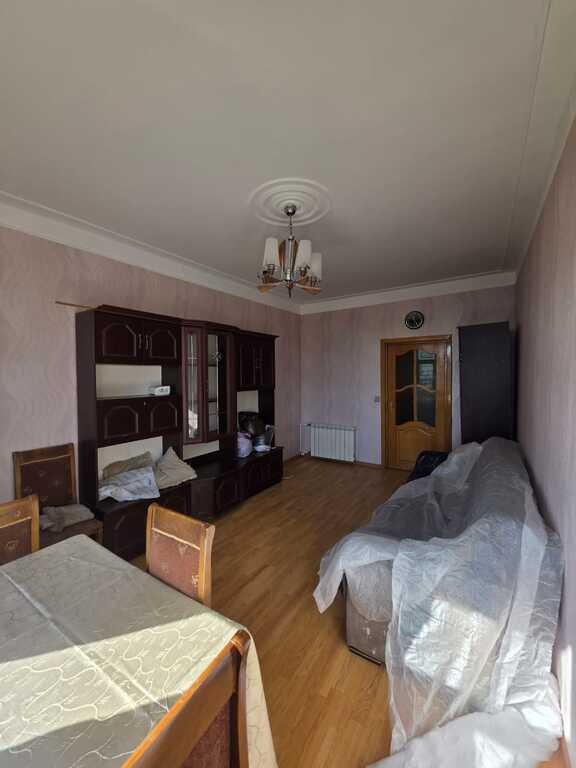Satılır 2 otaqlı köhnə tikili, 60 m², Azadlıq Prospekti m.-3