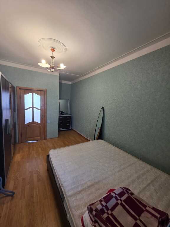 Satılır 2 otaqlı köhnə tikili, 60 m², Azadlıq Prospekti m.-5