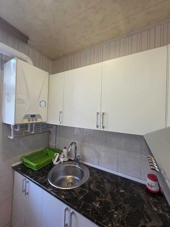 Satılır 2 otaqlı köhnə tikili, 60 m², Azadlıq Prospekti m.-8