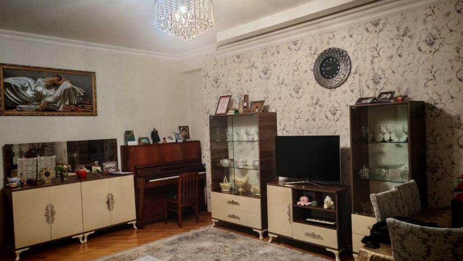 Satılır 2 otaqlı yeni tikili, 77 m², İnşaatçılar m.-2