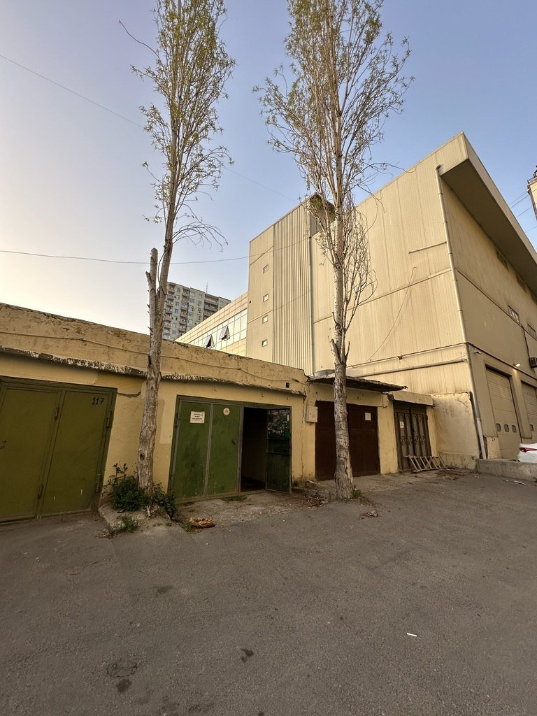 24.6 m<sup>2</sup> qaraj icarəyə verilir, 8 noyabr-2