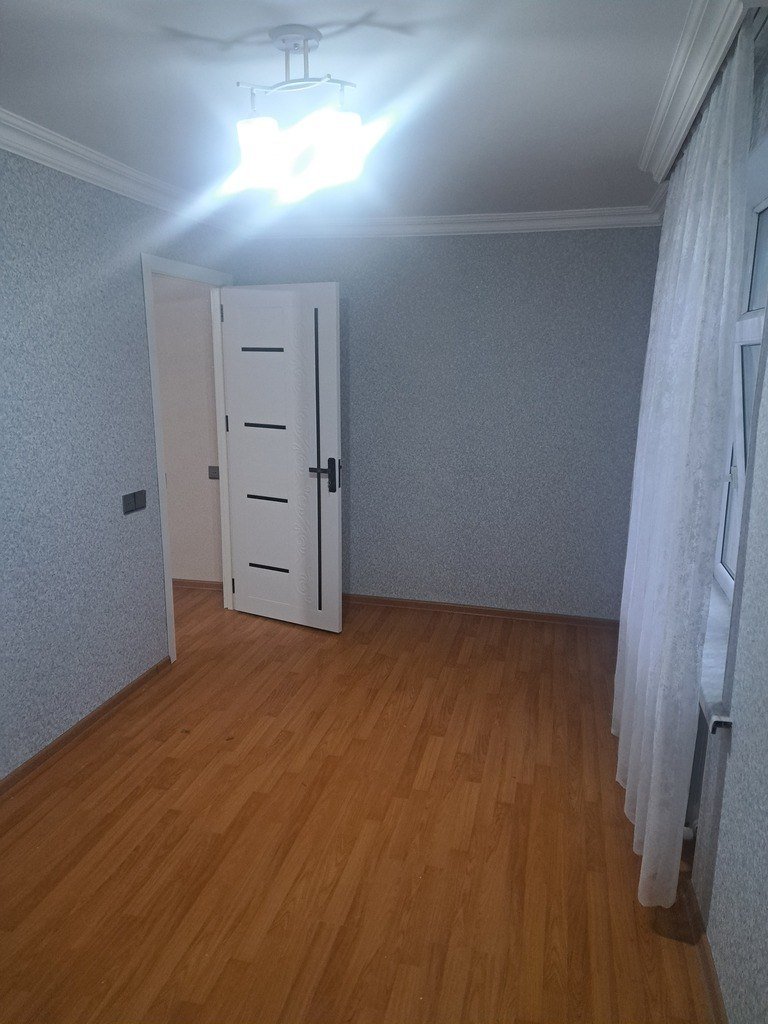 Kirayə verilir 2 otaqlı köhnə tikili, 50 m², Neftçilər m.-12