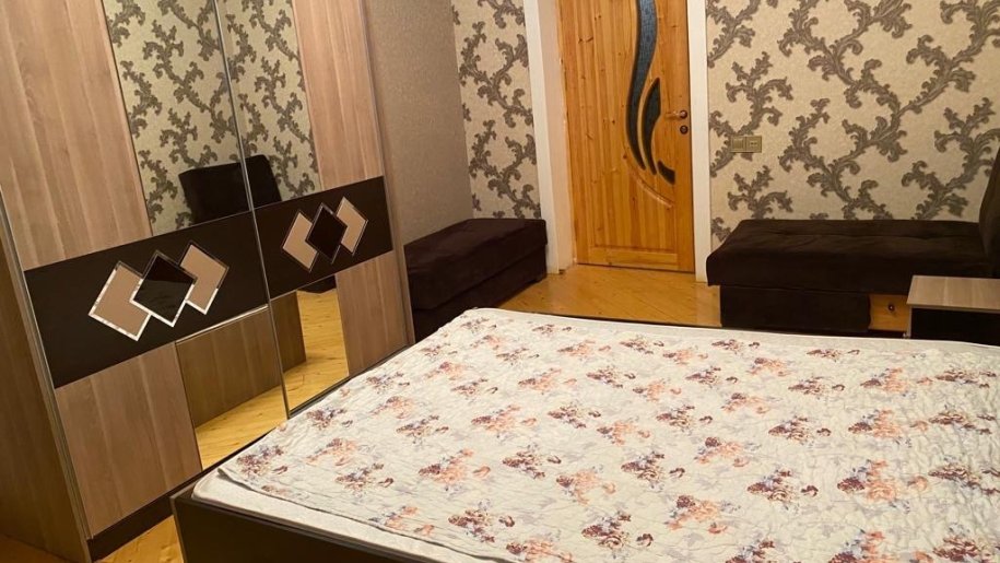 Kirayə verilir 3 otaqlı köhnə tikili, 80 m², Gəncə-1