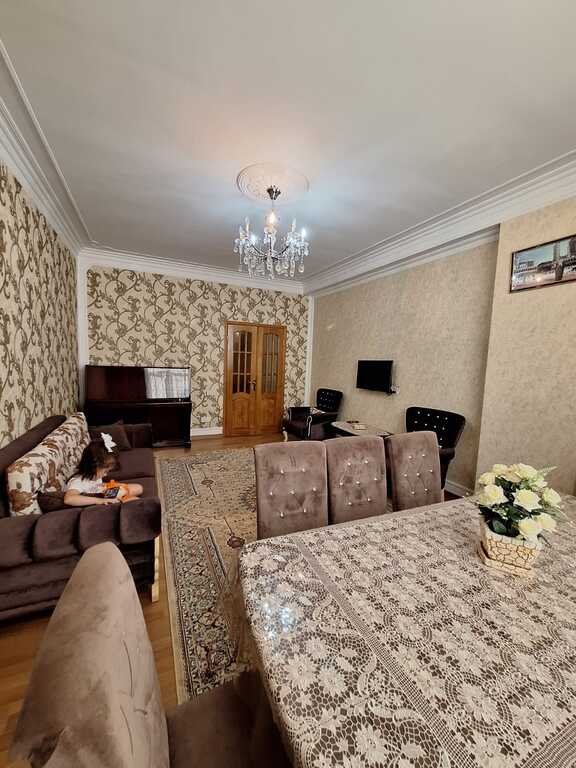 Satılır 3 otaqlı yeni tikili, 110 m², İnşaatçılar m.-2
