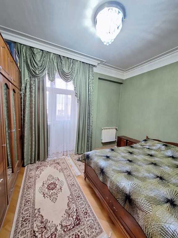 Satılır 3 otaqlı yeni tikili, 110 m², İnşaatçılar m.-13