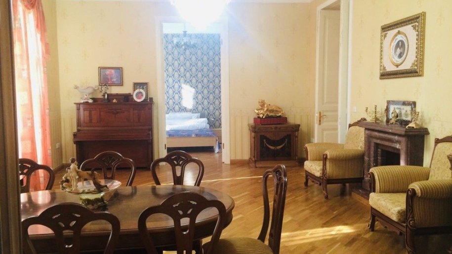 Satılır 4 otaqlı köhnə tikili, 143 m², 28 May m.-3