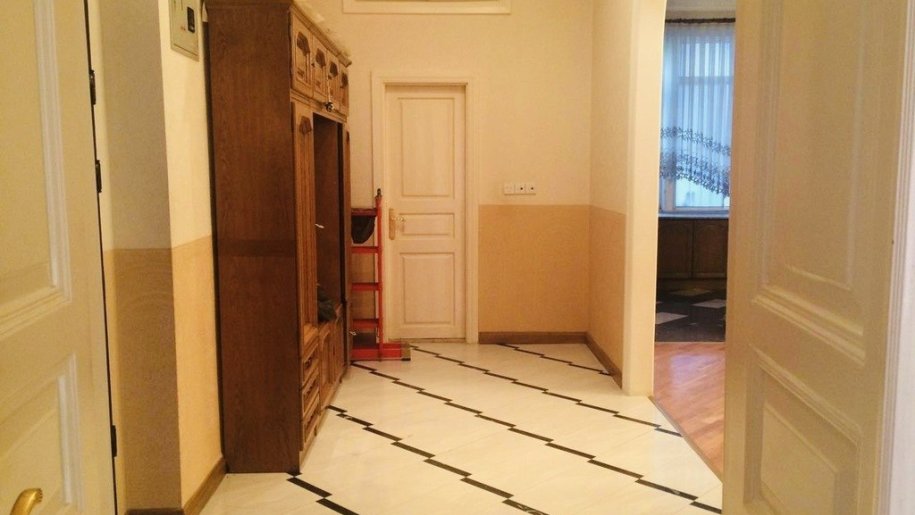 Satılır 4 otaqlı köhnə tikili, 143 m², 28 May m.-6