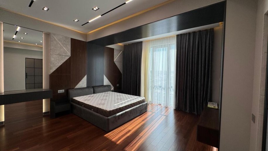 Satılır 3 otaqlı yeni tikili, 162 m², Elmlər Akademiyası m.-12
