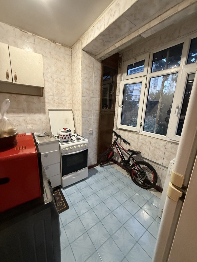 Satılır 3 otaqlı köhnə tikili, 60 m², Xalqlar dostluğu m.-6