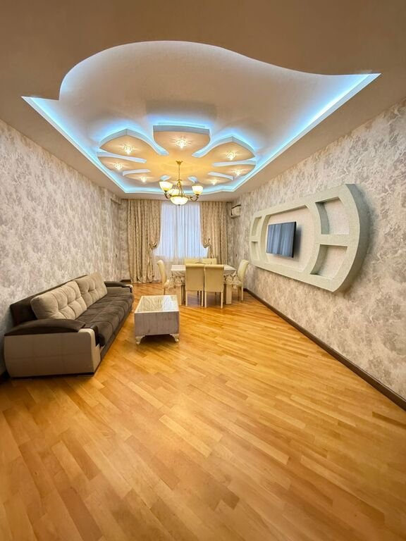 Satılır 3 otaqlı yeni tikili, 112 m², İnşaatçılar m.-1