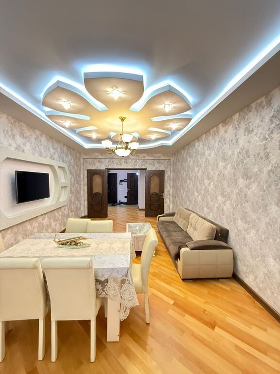 Satılır 3 otaqlı yeni tikili, 112 m², İnşaatçılar m.-3