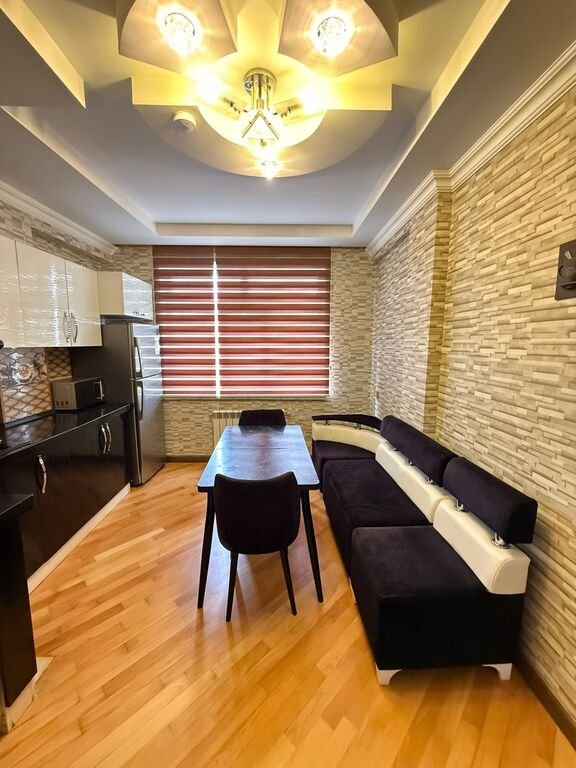 Satılır 3 otaqlı yeni tikili, 112 m², İnşaatçılar m.-5