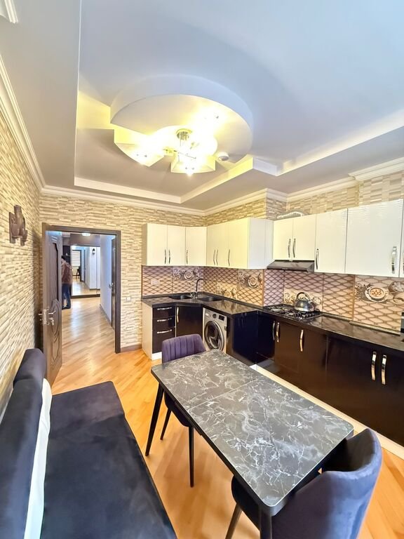 Satılır 3 otaqlı yeni tikili, 112 m², İnşaatçılar m.-7
