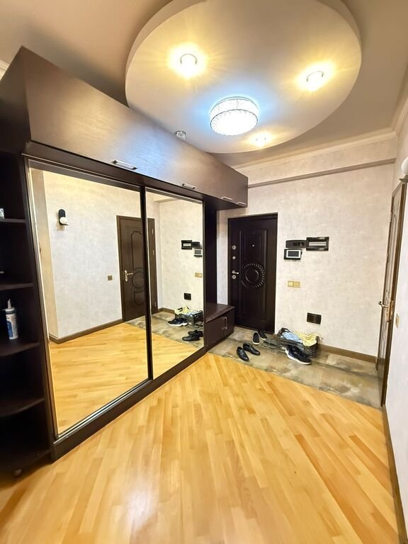Satılır 3 otaqlı yeni tikili, 112 m², İnşaatçılar m.-12