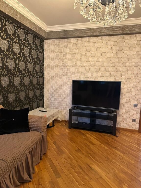 Kirayə verilir 2 otaqlı yeni tikili, 80 m², İnşaatçılar m.-2