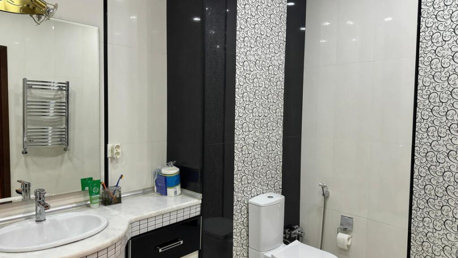 Kirayə verilir 3 otaqlı yeni tikili, 200 m², 28 May m.-11