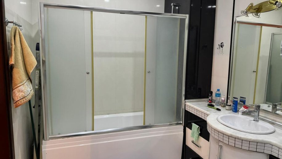 Kirayə verilir 3 otaqlı yeni tikili, 200 m², 28 May m.-12