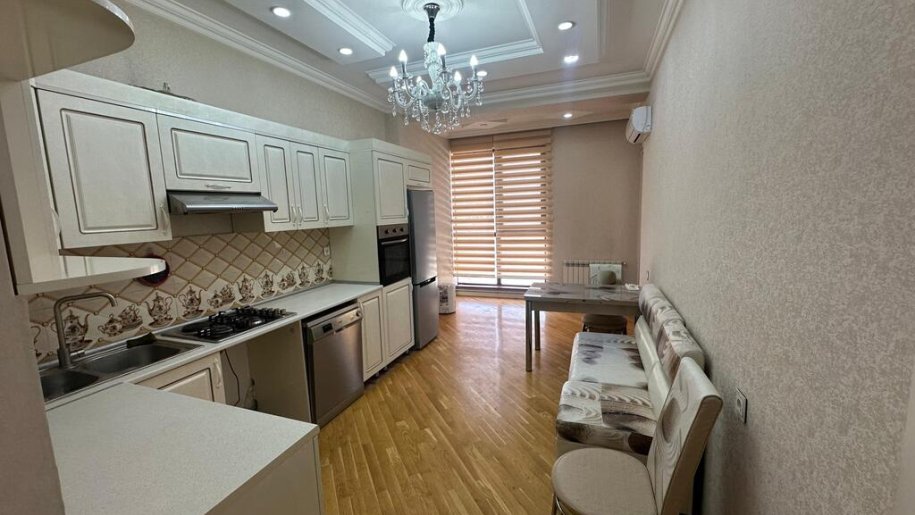 Kirayə verilir 2 otaqlı yeni tikili, 80 m², 28 May m.-3