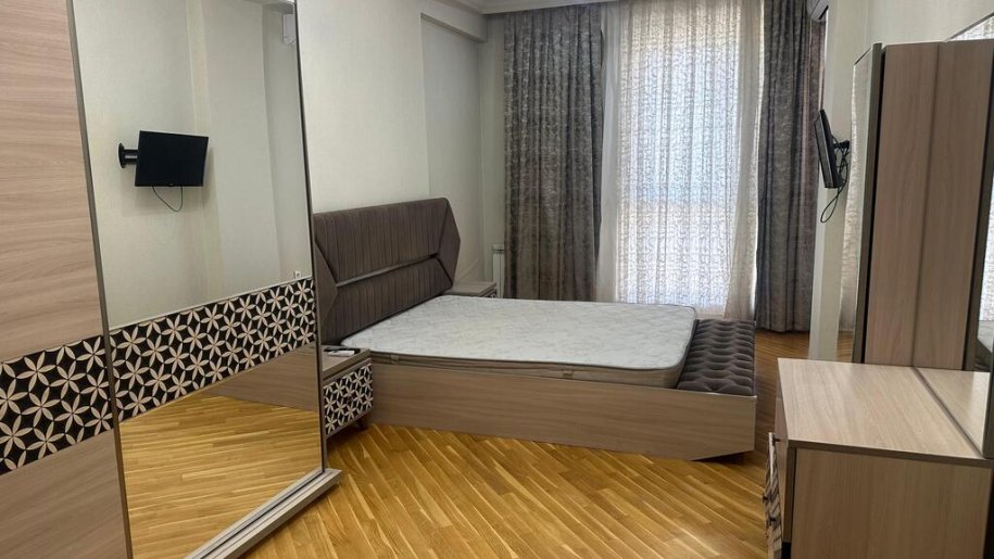 Kirayə verilir 2 otaqlı yeni tikili, 80 m², 28 May m.-6