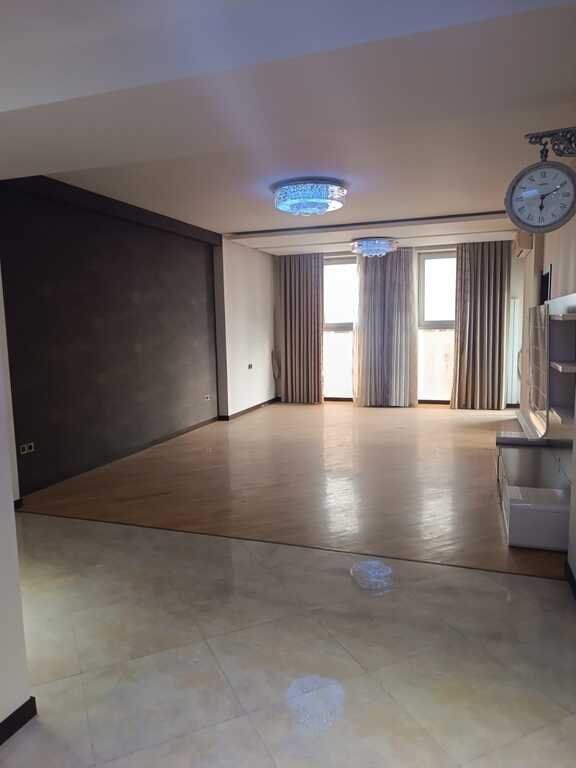 Satılır 4 otaqlı yeni tikili, 230 m², İnşaatçılar m.-6