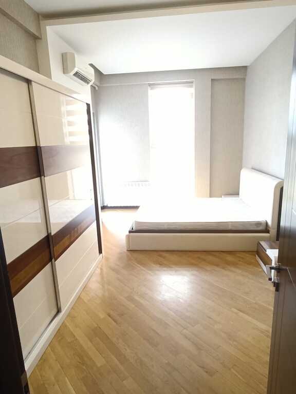Satılır 4 otaqlı yeni tikili, 230 m², İnşaatçılar m.-7