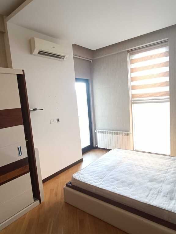 Satılır 4 otaqlı yeni tikili, 230 m², İnşaatçılar m.-8