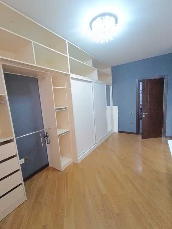 Satılır 4 otaqlı yeni tikili, 230 m², İnşaatçılar m.-13