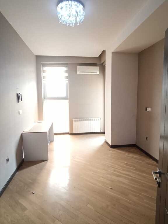 Satılır 4 otaqlı yeni tikili, 230 m², İnşaatçılar m.-15