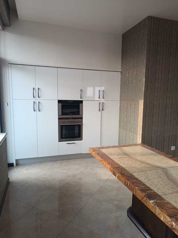Satılır 4 otaqlı yeni tikili, 230 m², İnşaatçılar m.-18