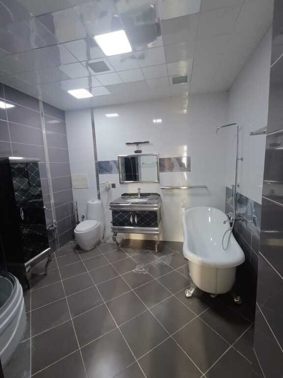 Satılır 4 otaqlı yeni tikili, 230 m², İnşaatçılar m.-20