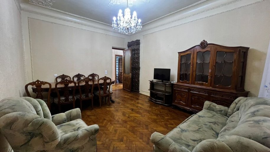 Kirayə verilir 4 otaqlı köhnə tikili, 90 m², Nəsimi-1
