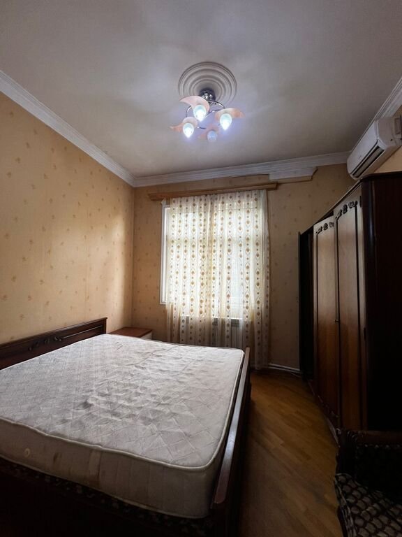 Kirayə verilir 4 otaqlı köhnə tikili, 90 m², Nəsimi-7