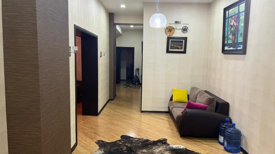 Satılır 4 otaqlı yeni tikili, 160 m², Xətai m.-12