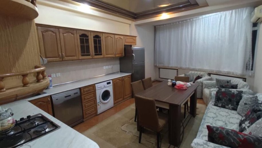 Kirayə verilir 3 otaqlı yeni tikili, 185 m², 28 May m.-11