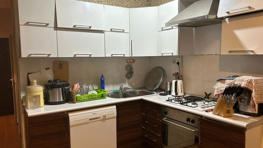 Satılır 2 otaqlı köhnə tikili, 65 m², Azadlıq Prospekti m.-9