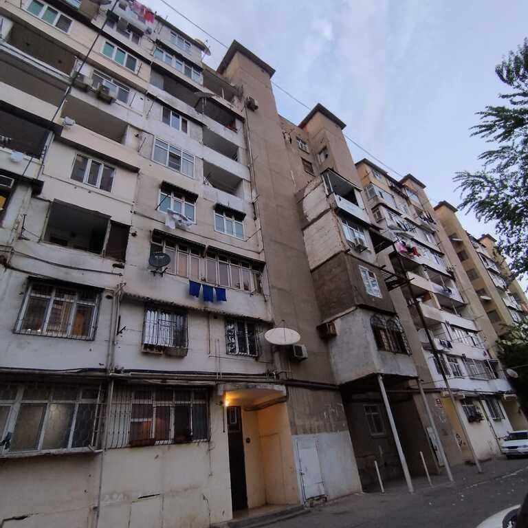 Satılır 5 otaqlı köhnə tikili, 130 m², Azadlıq Prospekti m.-1