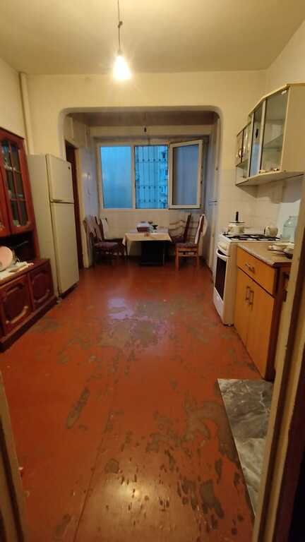 Satılır 5 otaqlı köhnə tikili, 130 m², Azadlıq Prospekti m.-10