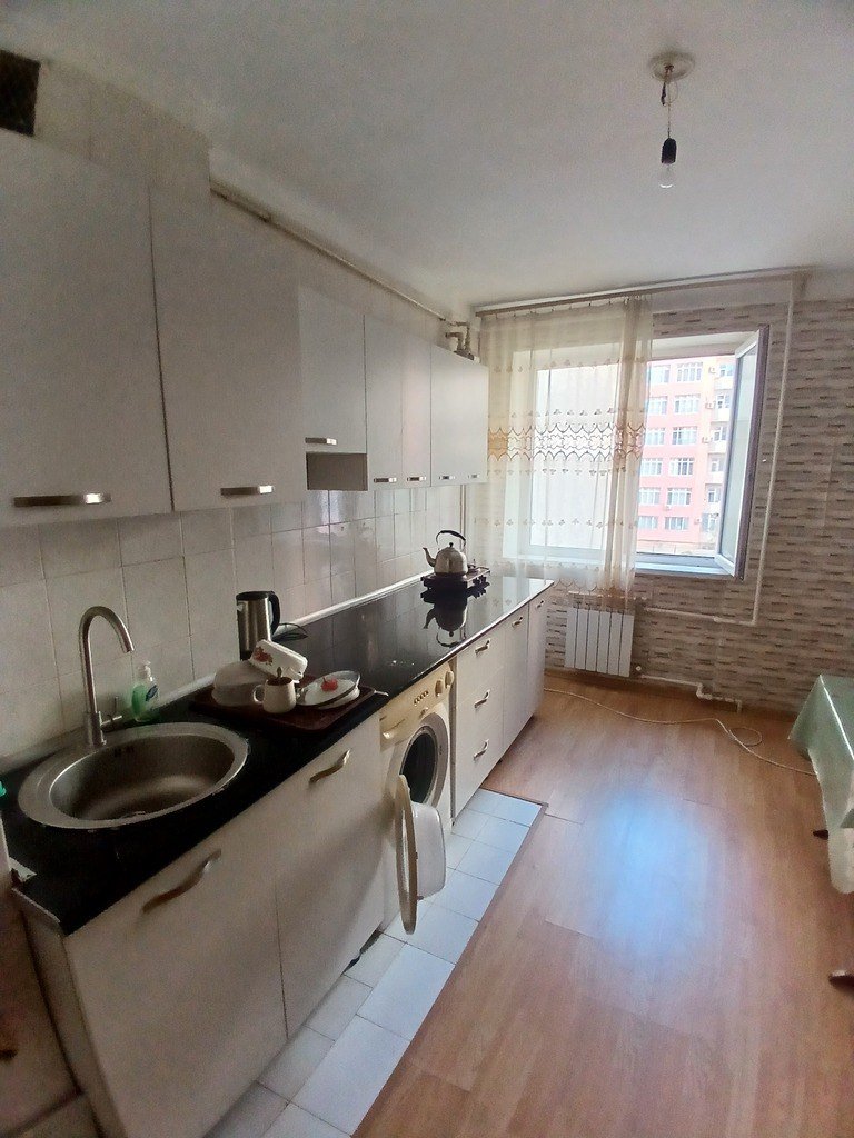Kirayə verilir 3 otaqlı köhnə tikili, 120 m², 8 noyabr-1