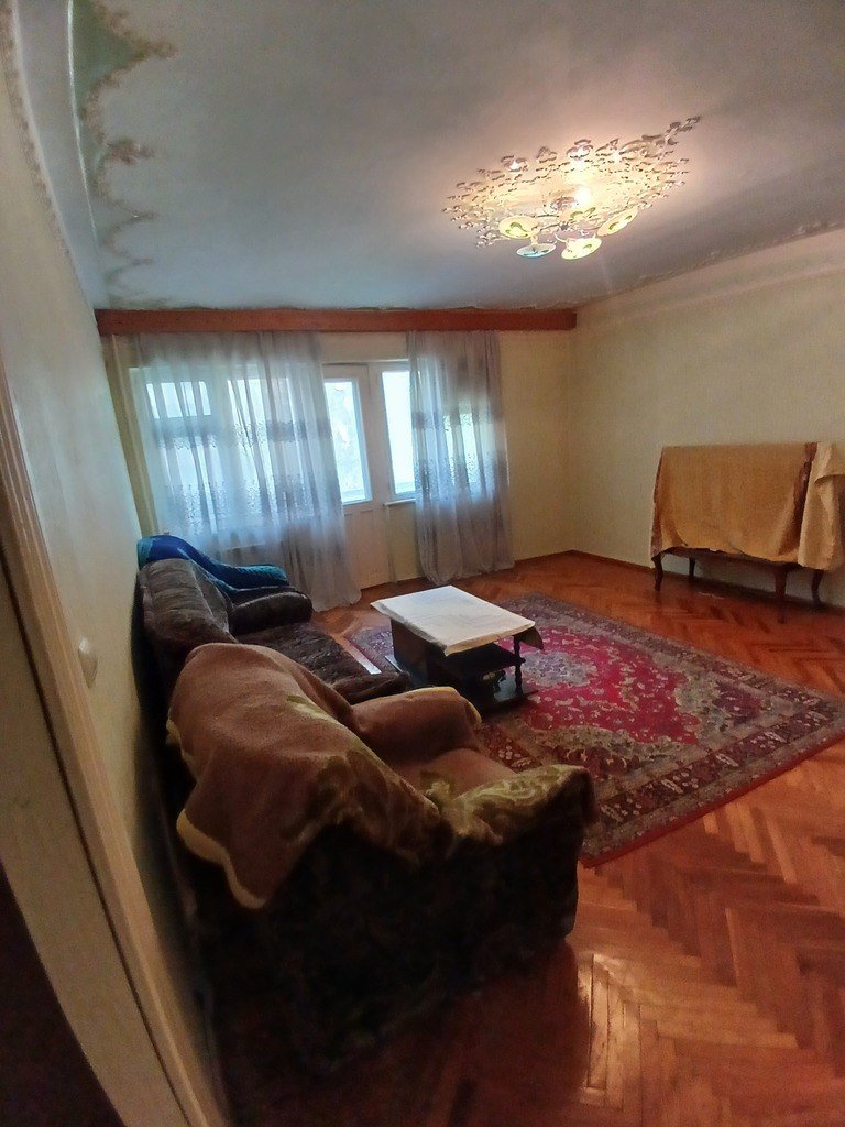 Kirayə verilir 3 otaqlı köhnə tikili, 120 m², 8 noyabr-2