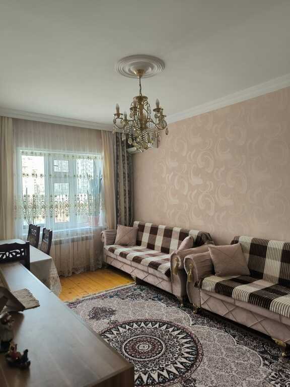 Satılır 2 otaqlı köhnə tikili, 58 m², Massiv D-2