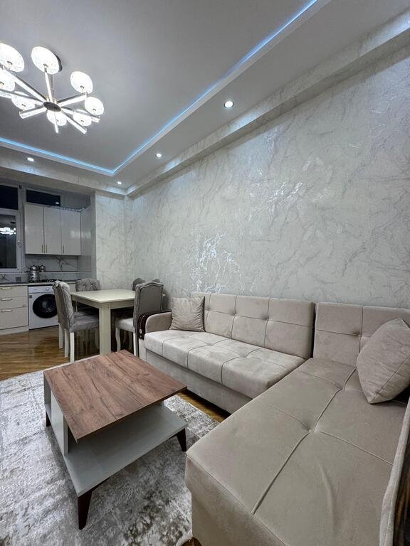Kirayə verilir 3 otaqlı yeni tikili, 90 m², İnşaatçılar m.-1