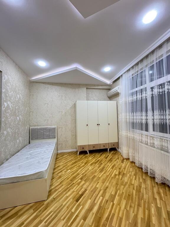 Kirayə verilir 3 otaqlı yeni tikili, 90 m², İnşaatçılar m.-8