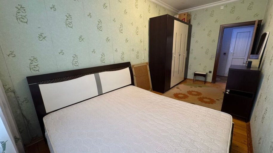 Satılır 3 otaqlı köhnə tikili, 70 m², Memar Əcəmi m.-6