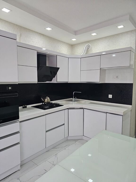 Satılır 3 otaqlı yeni tikili, 107 m², 8 noyabr-13
