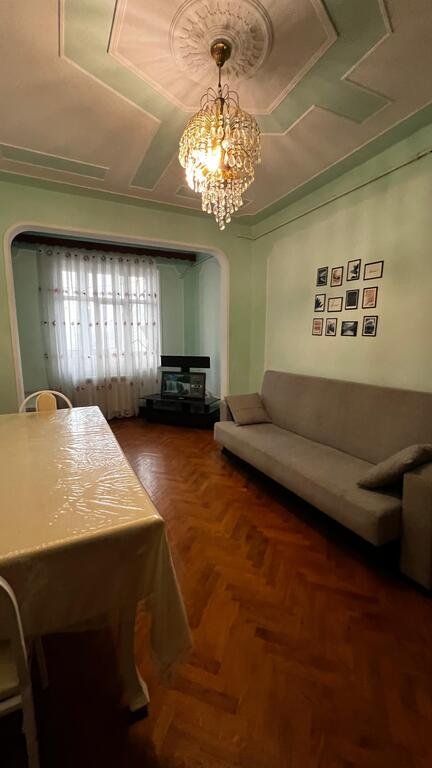 Kirayə verilir 4 otaqlı köhnə tikili, 130 m², Nəriman Nərimanov m.-1
