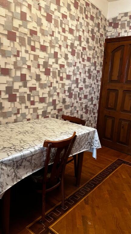 Kirayə verilir 4 otaqlı köhnə tikili, 130 m², Nəriman Nərimanov m.-13