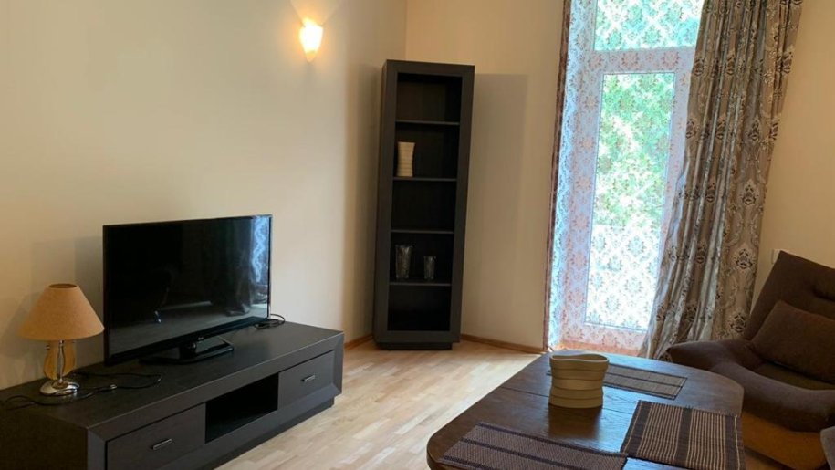 Kirayə verilir 2 otaqlı köhnə tikili, 50 m², İçərişəhər m.-7
