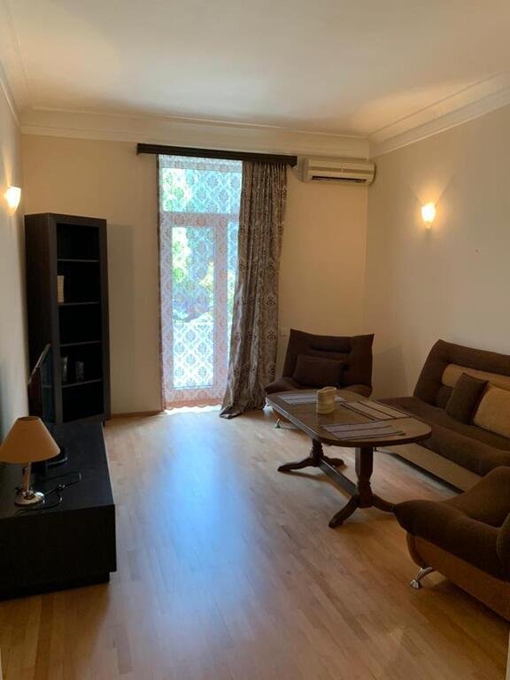 Kirayə verilir 2 otaqlı köhnə tikili, 50 m², İçərişəhər m.-8