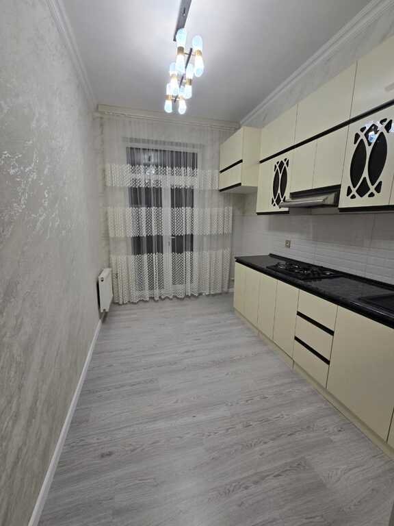 Satılır 2 otaqlı yeni tikili, 65 m², İnşaatçılar m.-4