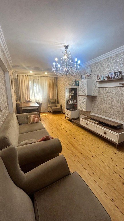 Satılır 3 otaqlı köhnə tikili, 70 m², Qara Qarayev m.-3